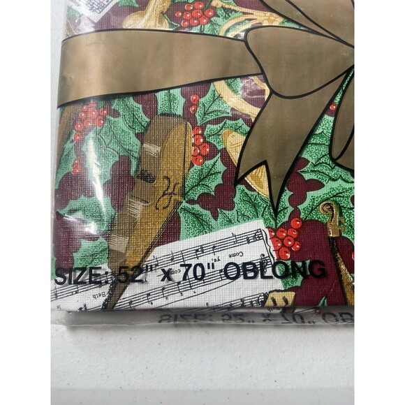 Elrene Vintage Christmas Tablecloth Vinyl Flannel Back Oblong 52”-70” Seats 4-6 - Picture 2 of 16